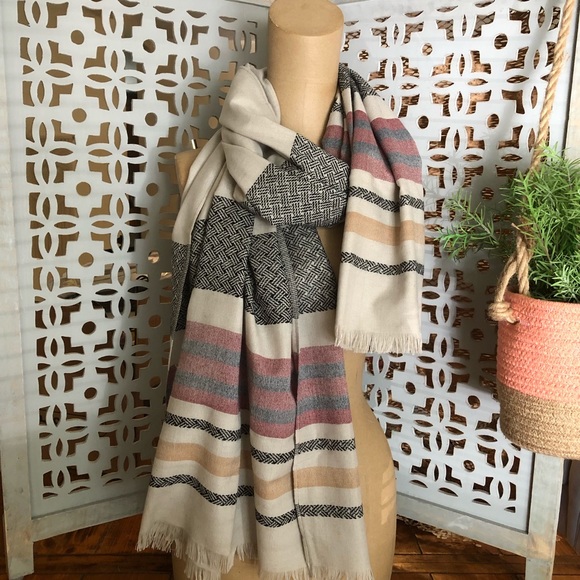 WOVEN SCARF - Picture 2 of 2